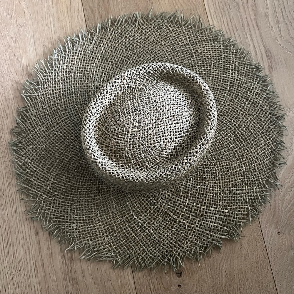 Lack of color | SUNNYDIP FRAY FEDORA